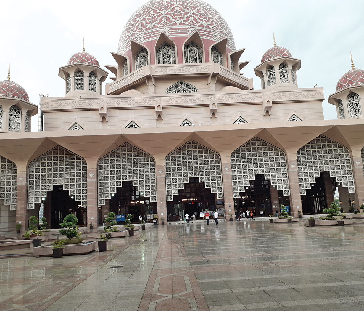 বসন্তে বিদেশ ভ্রমণ : সৈয়দা তাসলিমা আক্তার