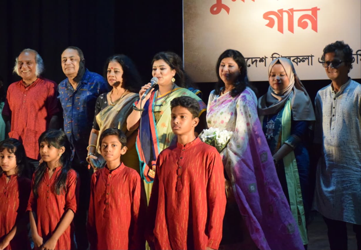শিল্পকলায় অনুষ্ঠিত হলো কাব্য কুহুক আয়োজিত 'দুয়ার ভাঙ্গা গান'