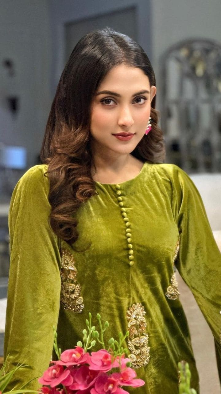 মেহজাবীনের বিরুদ্ধে গ্রেফতারি পরোয়ানা